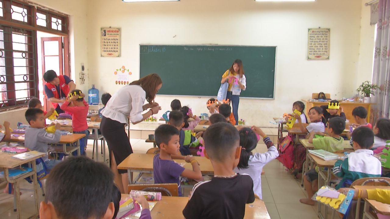 Đoàn công tác Hàn Quốc giao lưu tại trường Tiểu học Thụy Hòa