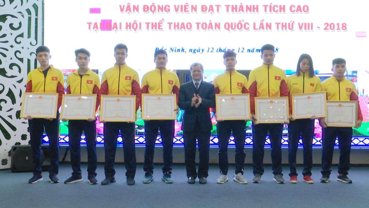 UBND tỉnh khen thưởng VĐV đạt thành tích cao tại Đại hội Thể dục thể thao toàn quốc lần thứ VIII năm 2018