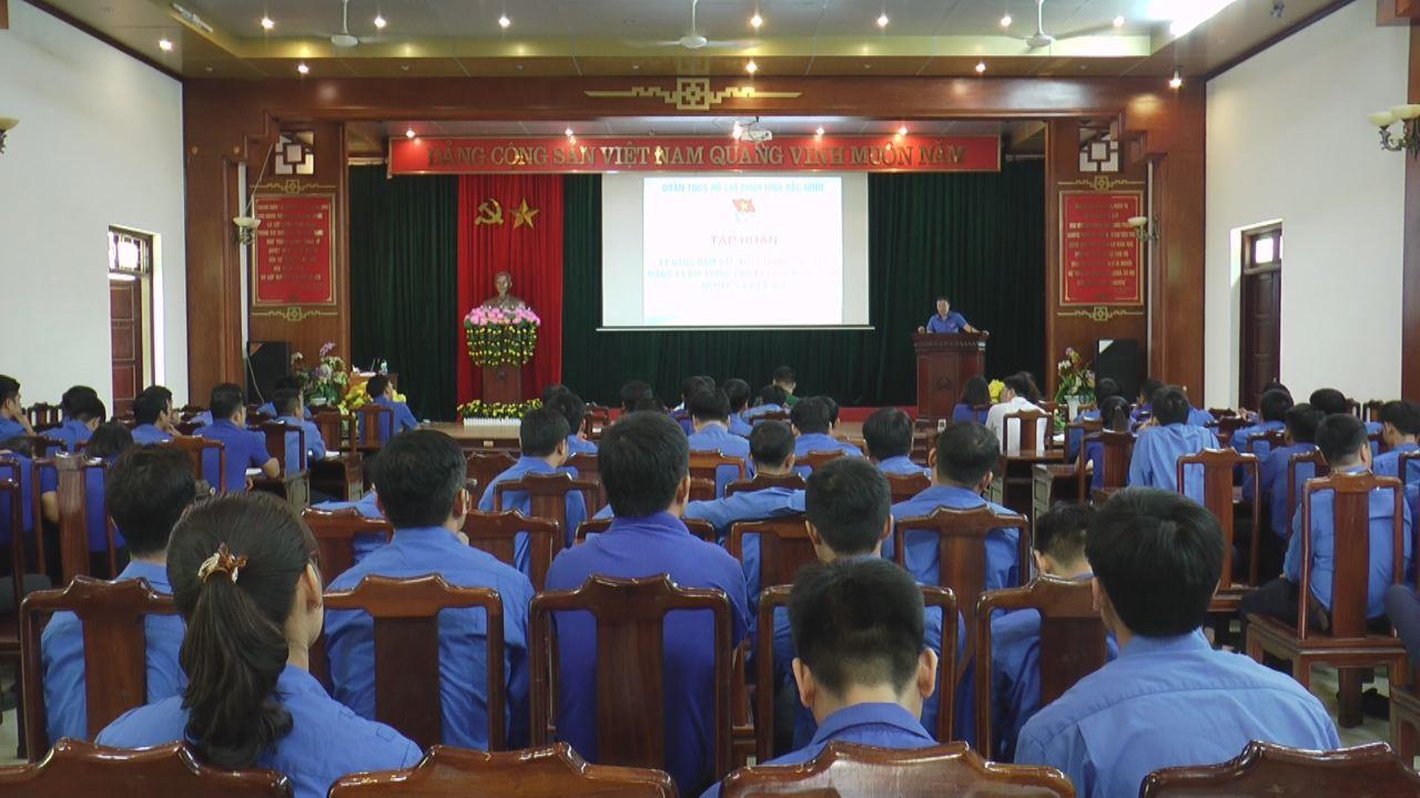 Tỉnh Đoàn thông tin thời sự quý III;  định hướng công tác tư tưởng qúy IV cho cán bộ đoàn cơ sở