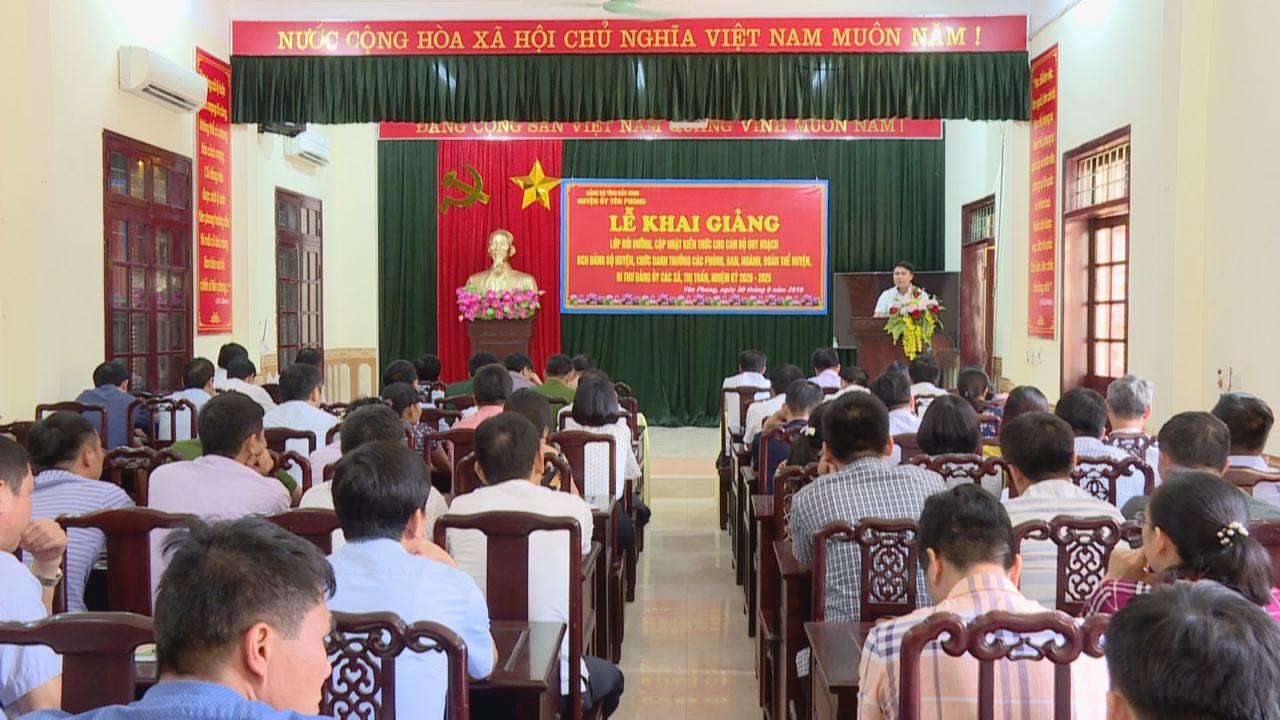 Khai giảng lớp bồi dưỡng cho cán bộ quy hoạch tại Yên Phong