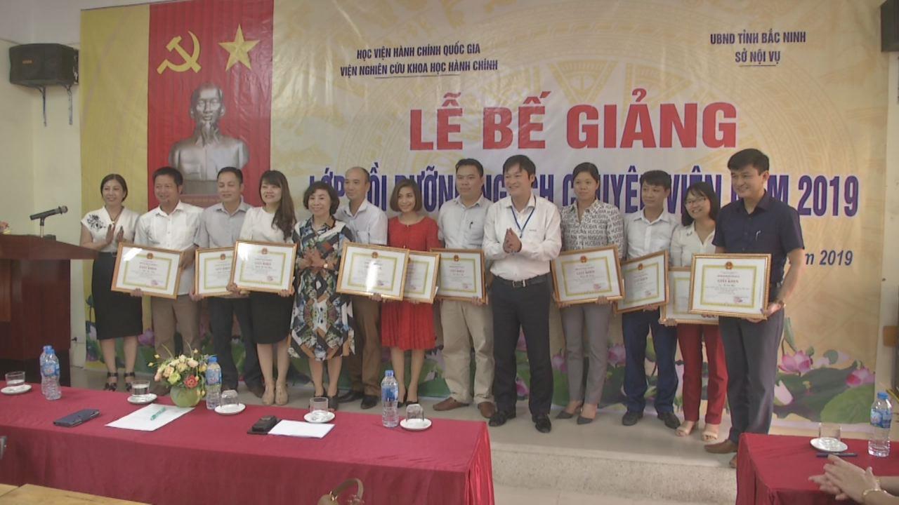 Bế giảng lớp Bồi dưỡng ngạch chuyên viên công chức cấp xã năm 2019