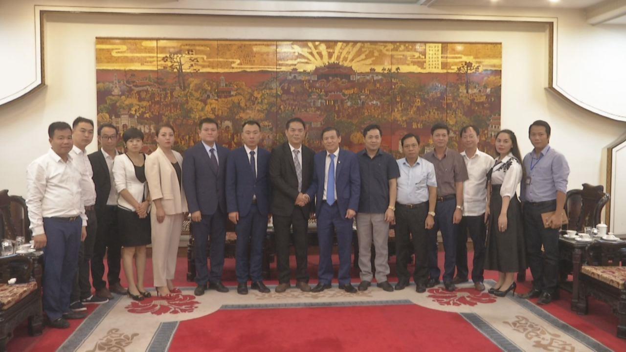 Lãnh đạo tỉnh làm việc với Hiệp hội Hoa thương thế giới