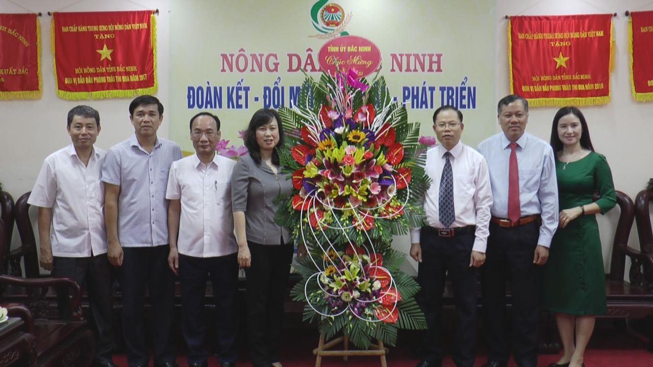 Lãnh đạo tỉnh chúc mừng Hội Nông dân nhân ngày truyền thống