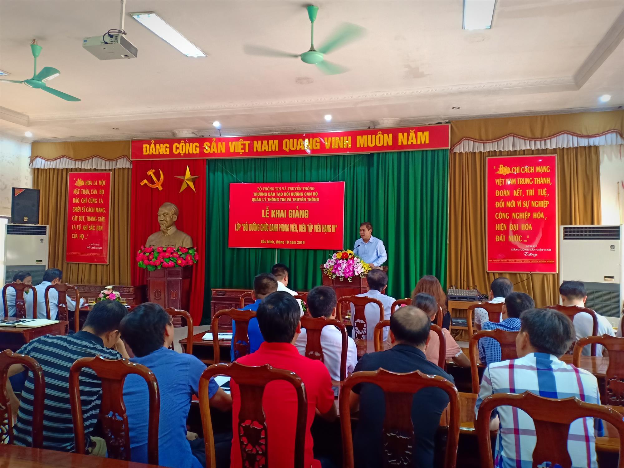 Khai giảng lớp bồi dưỡng chức danh phóng viên, biên tập viên hạng 3  tại Đài Phát thanh và Truyền hình Bắc Ninh