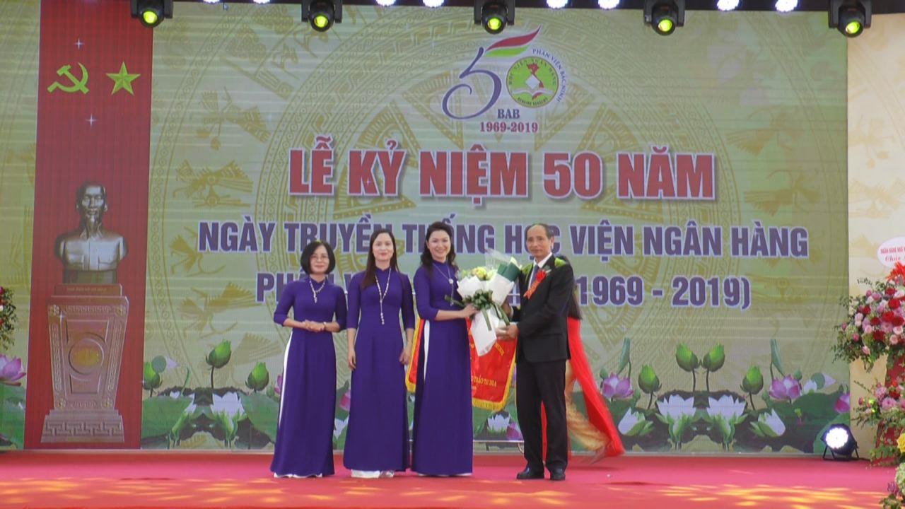 Học viện Ngân hàng - Phân viện Bắc Ninh kỷ niệm 50 năm ngày truyền thống