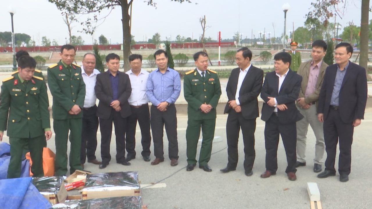 Phó Chủ tịch UBND tỉnh Nguyễn Văn Phong kiểm tra công tác chuẩn bị bắn pháo hoa tại các huyện phía nam tỉnh