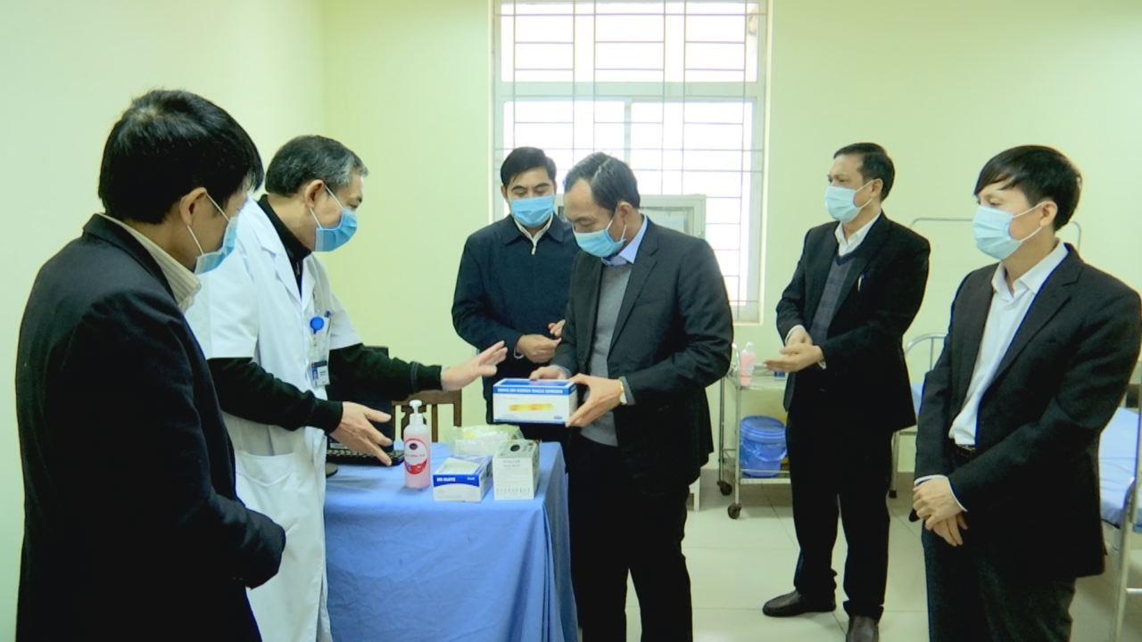 Phó Chủ tịch UBND tỉnh Nguyễn Văn Phong  kiểm tra công tác phòng chống dịch nCoV tại Lương Tài