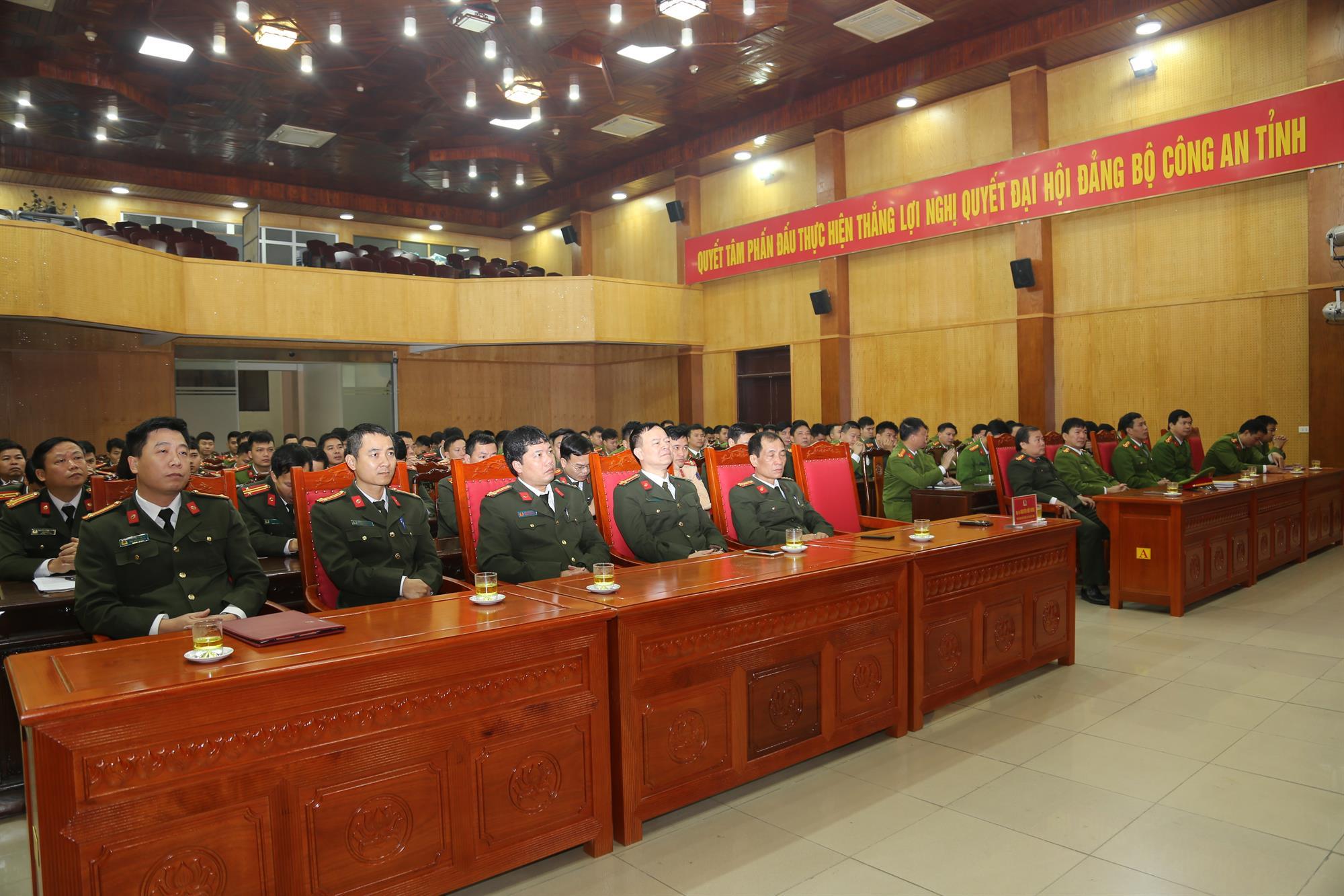 Công an tỉnh tập huấn Điều lệnh, huấn luyện quân sự, võ thuật năm 2020