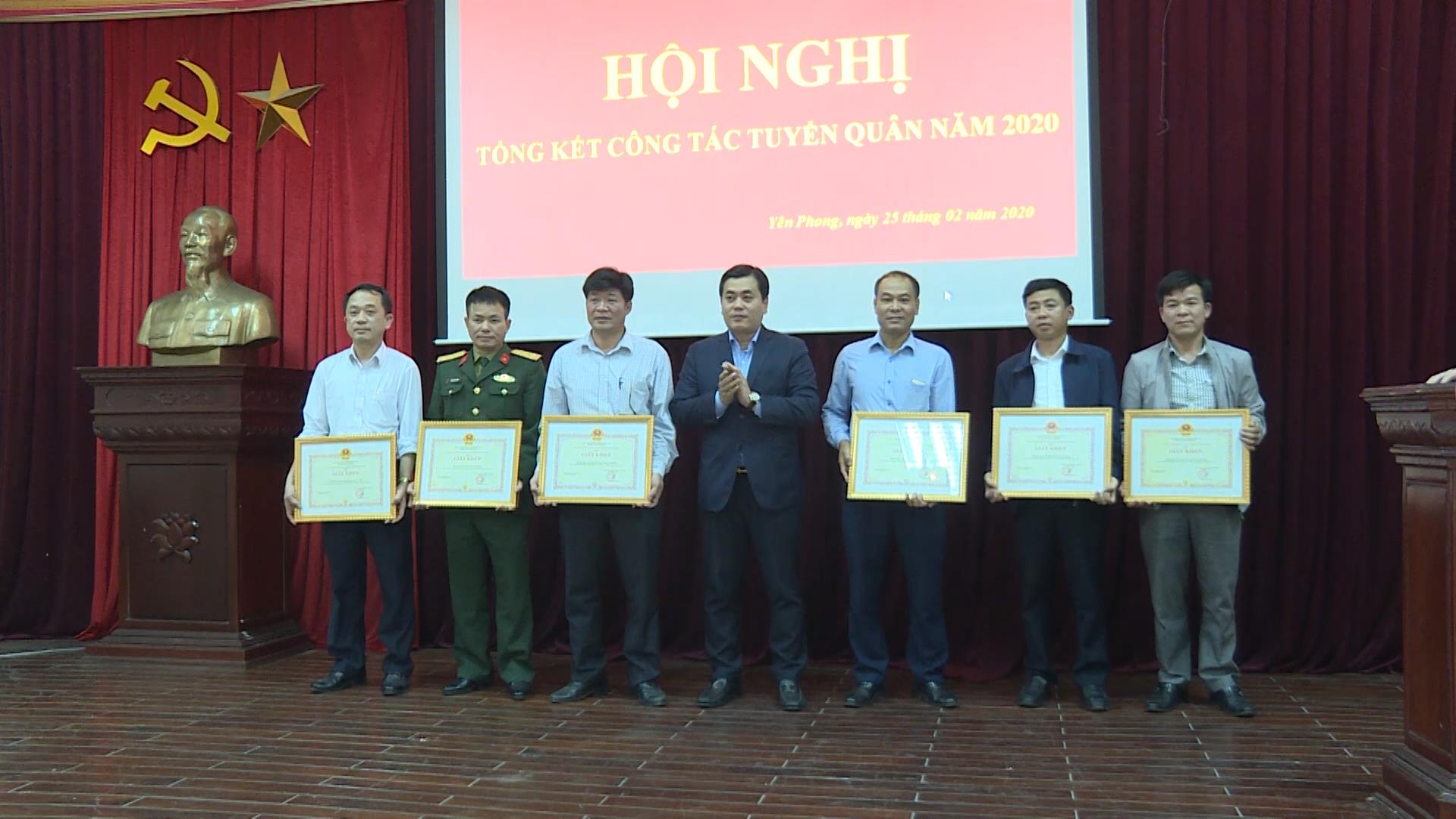 Huyện Yên Phong tổng kết công tác tuyển quân năm 2020