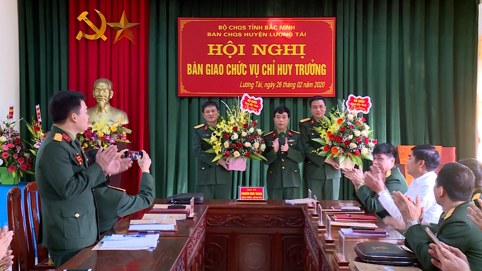 Bàn giao chức vụ Chỉ huy trưởng Ban CHQS huyện Lương Tài