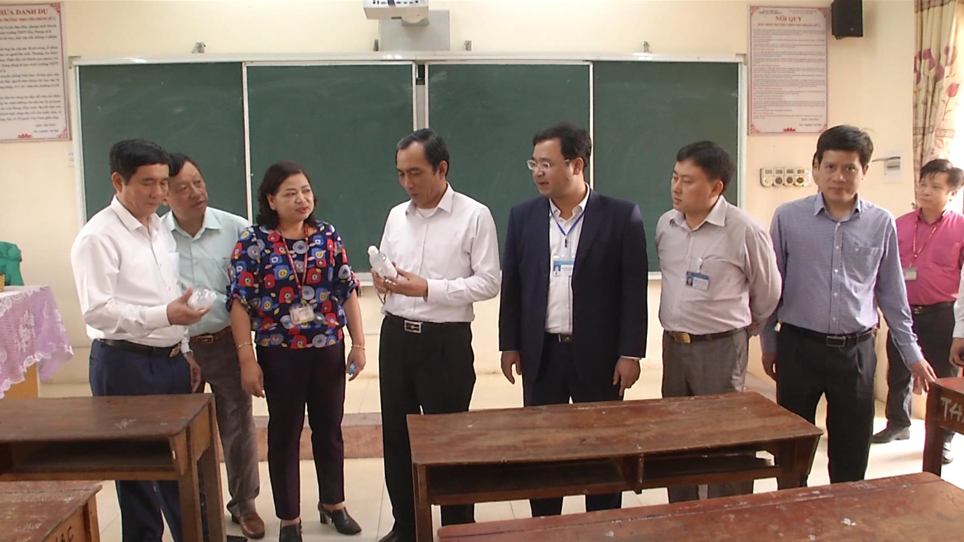 Lãnh đạo tỉnh kiểm tra công tác chuẩn bị cho học sinh trở lại trường