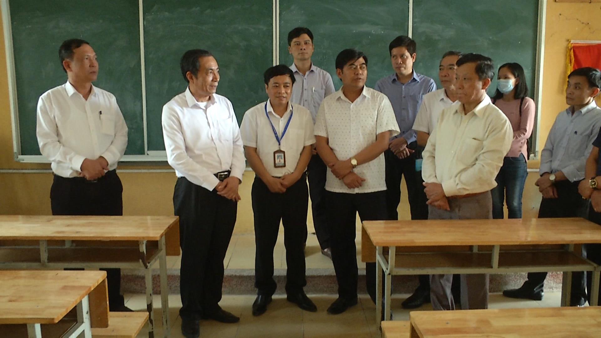 Lãnh đạo tỉnh kiểm tra công tác chuẩn bị cho học sinh trở lại trường