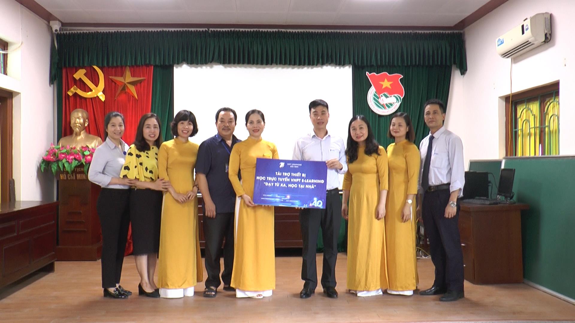 VNPT địa bàn Bắc Ninh tặng thiết bị học trực tuyến cho 2 trường tại thị xã Từ Sơn và thành phố Bắc Ninh