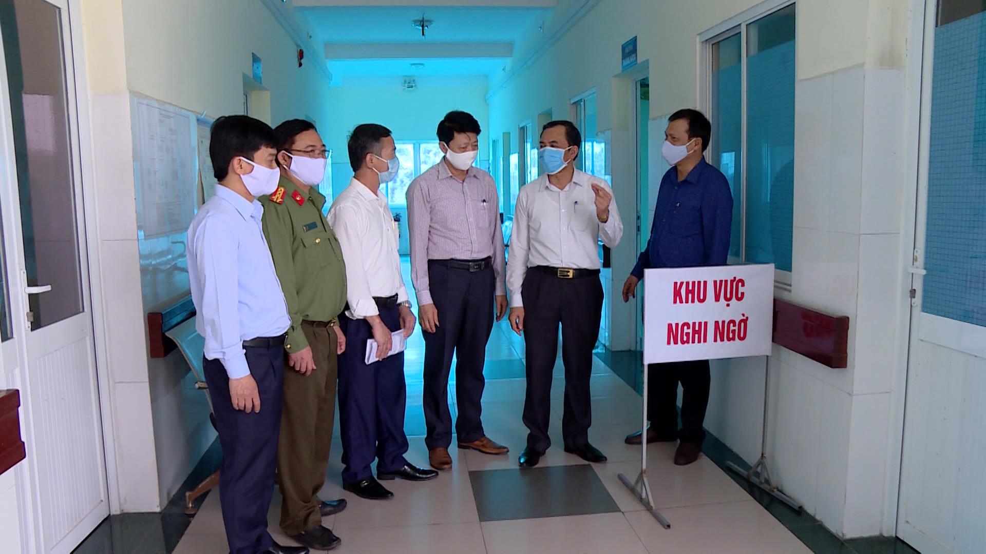 Phó Chủ tịch UBND tỉnh Nguyễn Văn Phong kiểm tra công tác phòng, chống dịch COVID-19 tại huyện Yên Phong