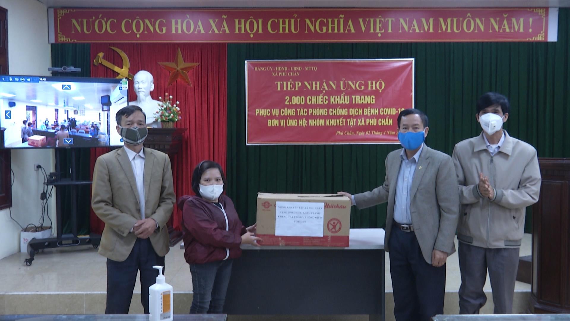 Món quà ý nghĩa từ nhóm người khuyết tật xã Phù Chẩn