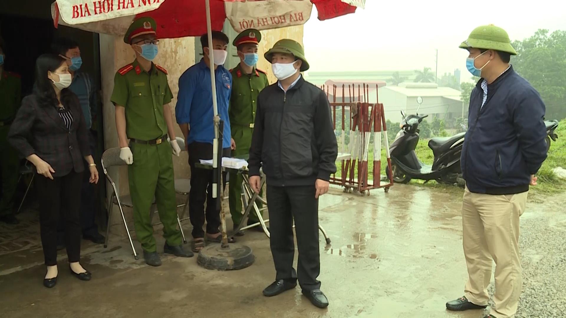 Lãnh đạo huyện Tiên Du kiểm tra chốt kiểm soát dịch Covid-19 trên địa bàn huyện