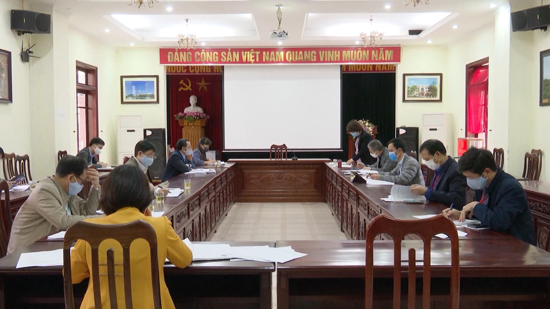 Đoàn công tác Bộ Y tế và  Ban chỉ đạo Phòng chống dịch Covid – 19 tỉnh làm việc vớiCông ty SamSung Display về trường hợp bệnh nhân số 262
