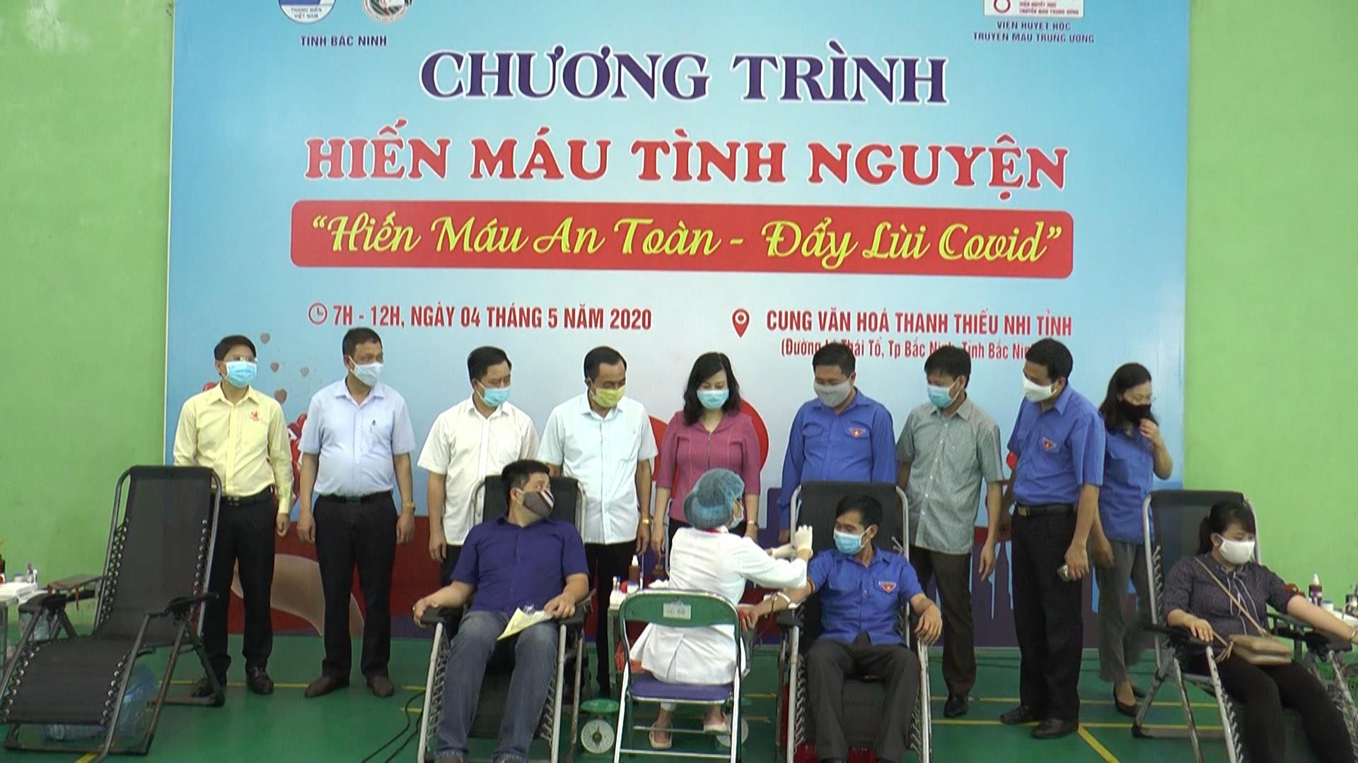 Chương trình “San sẻ yêu thương, chung tay vượt qua đại dịch”