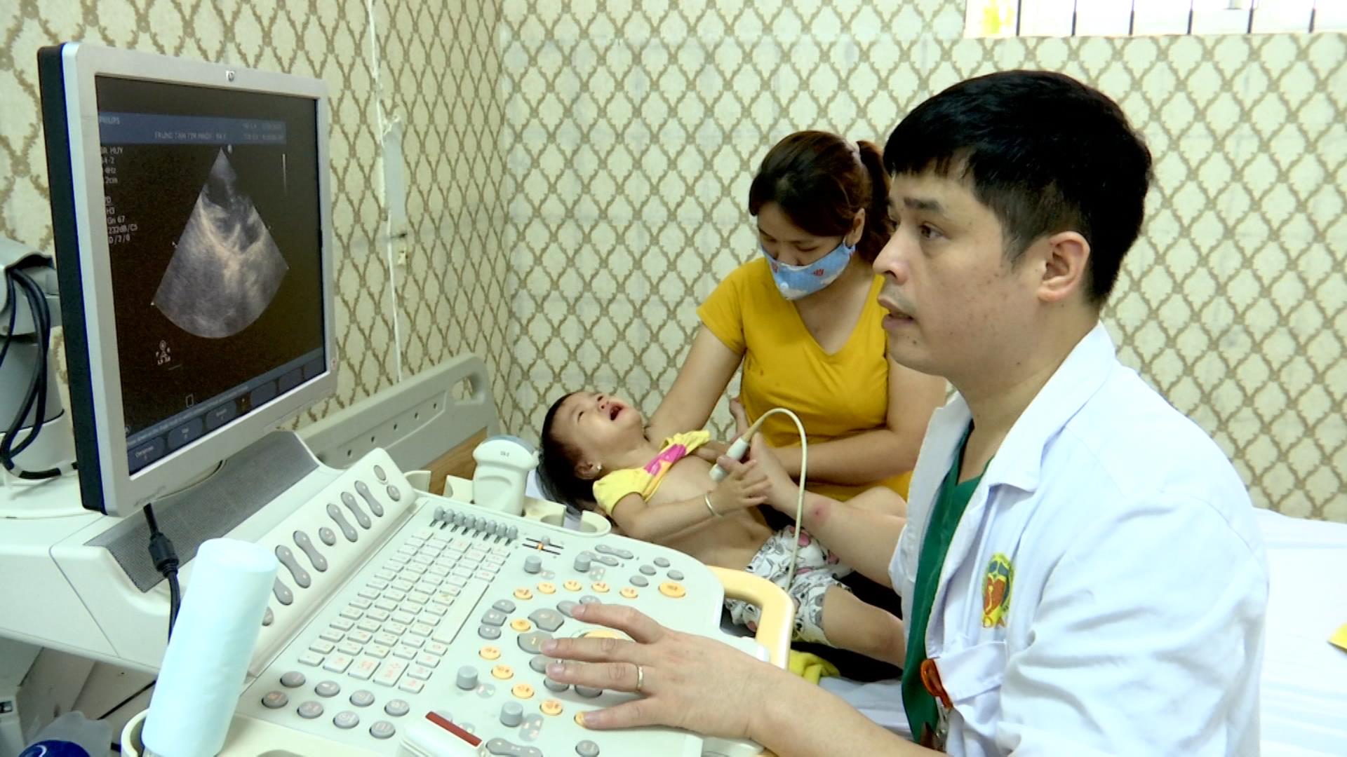 Khám miễn phí dị tật tim bẩm sinh cho trẻ em nghèo, cận nghèo và trẻ có hoàn cảnh khó khăn