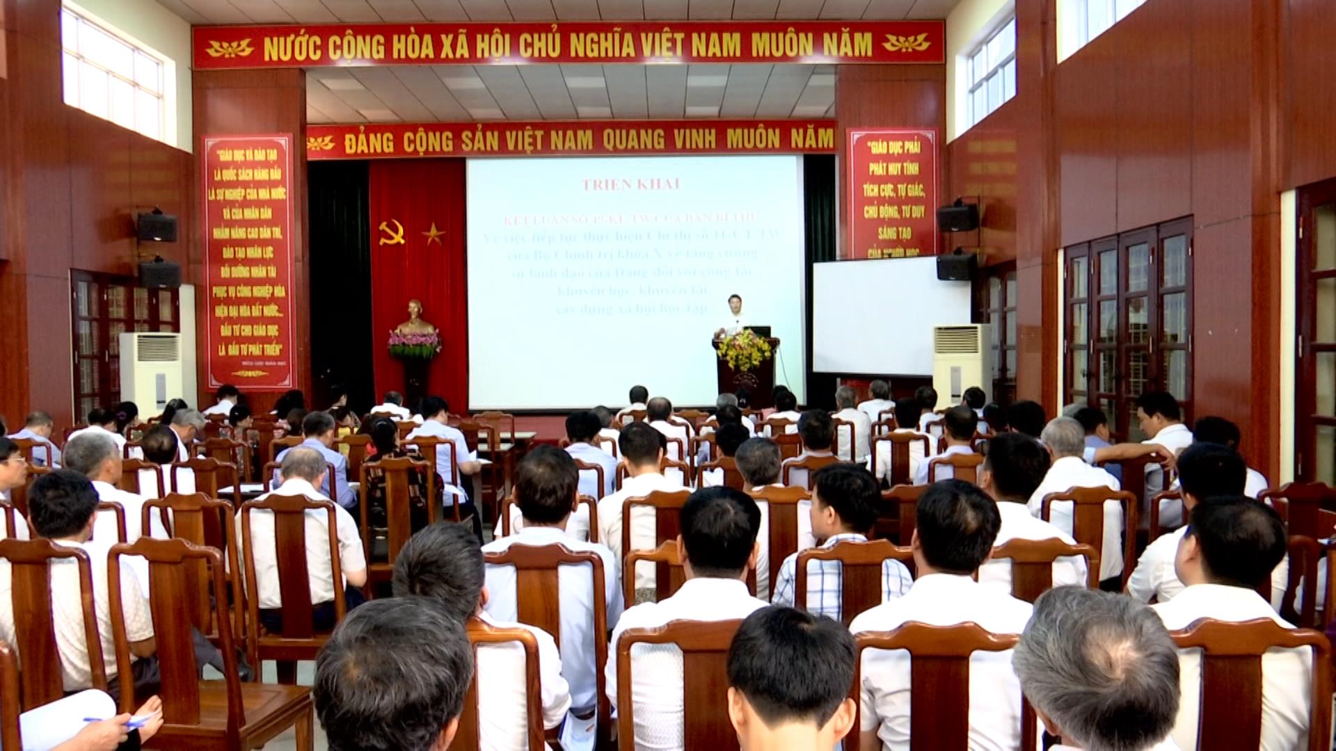 Triển khai Kết luận 49 của Bộ Chính trị về tăng cường sự lãnh đạo của Đảng đối với công tác khuyến học, khuyến tài