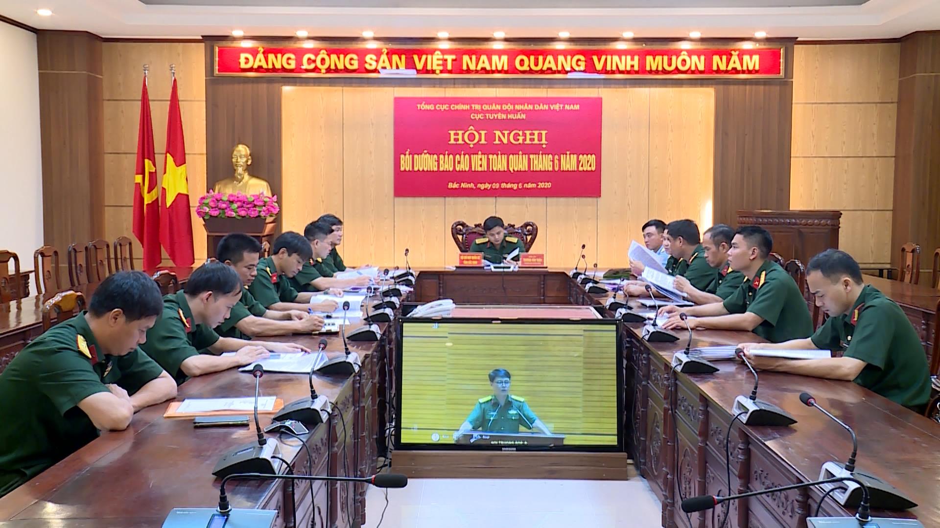 Hội nghị trực tuyến bồi dưỡng báo cáo viên toàn quân