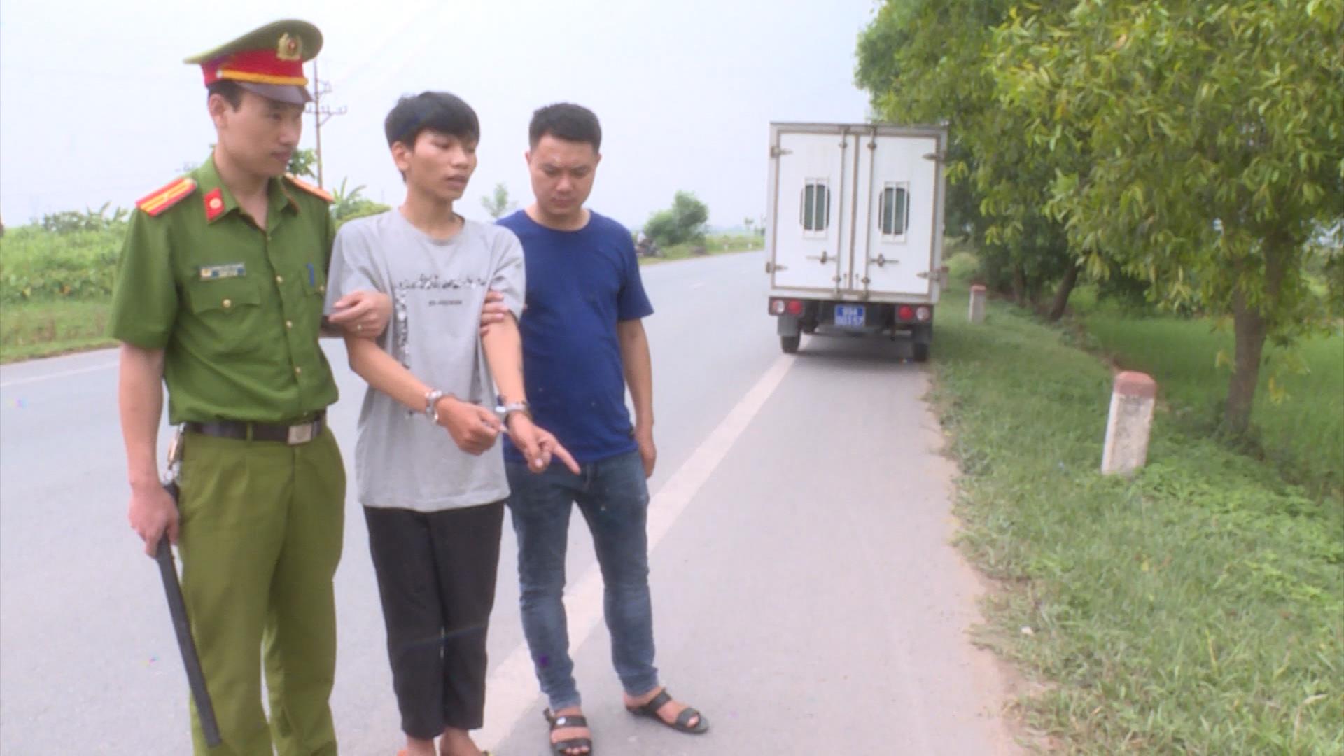 Tóm gọn nhóm chuyên khống chế, cướp tài sản của người đi đường
