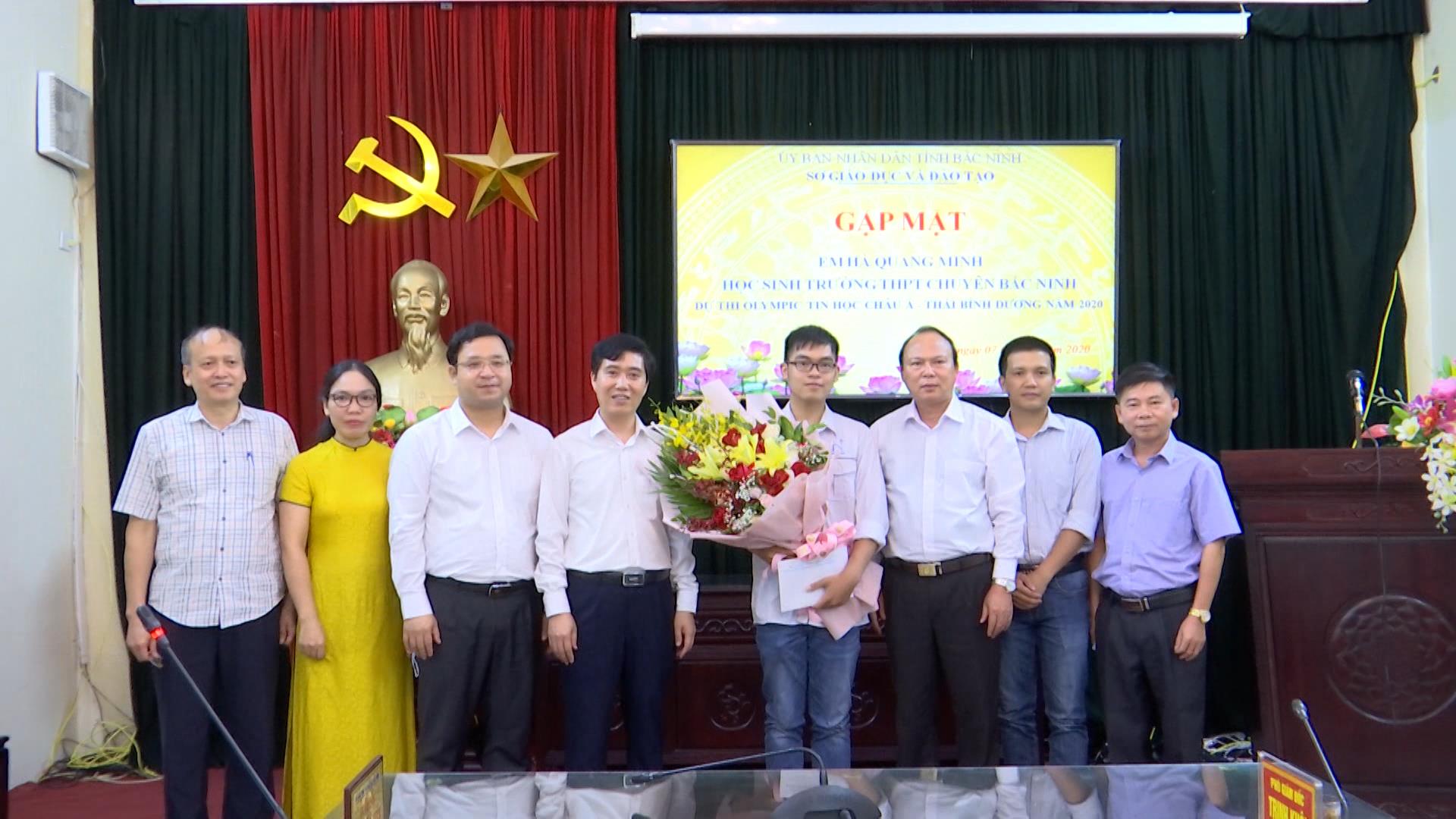 Động viên học sinh dự kỳ thi Olympic Tin học  châu Á - Thái Bình Dương năm 2020