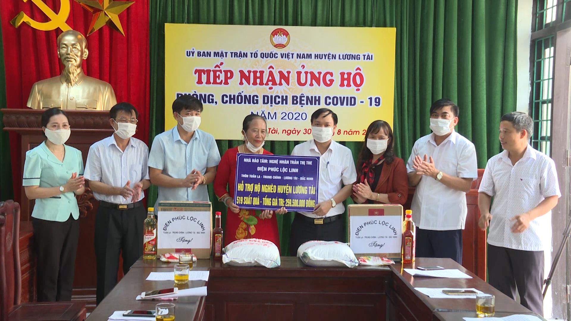 Lương Tài tiếp nhận ủng hộ, hộ nghèo đợt dịch Covid-19
