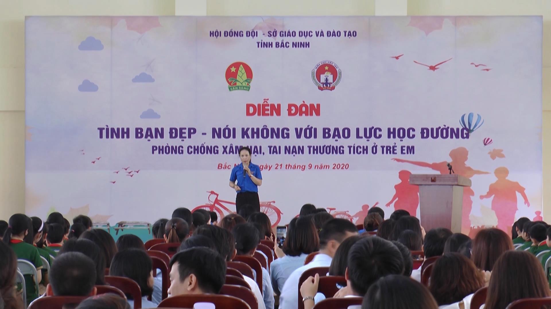 Diễn đàn “Xây dựng tình bạn đẹp – Nói không với bạo lực học đường”