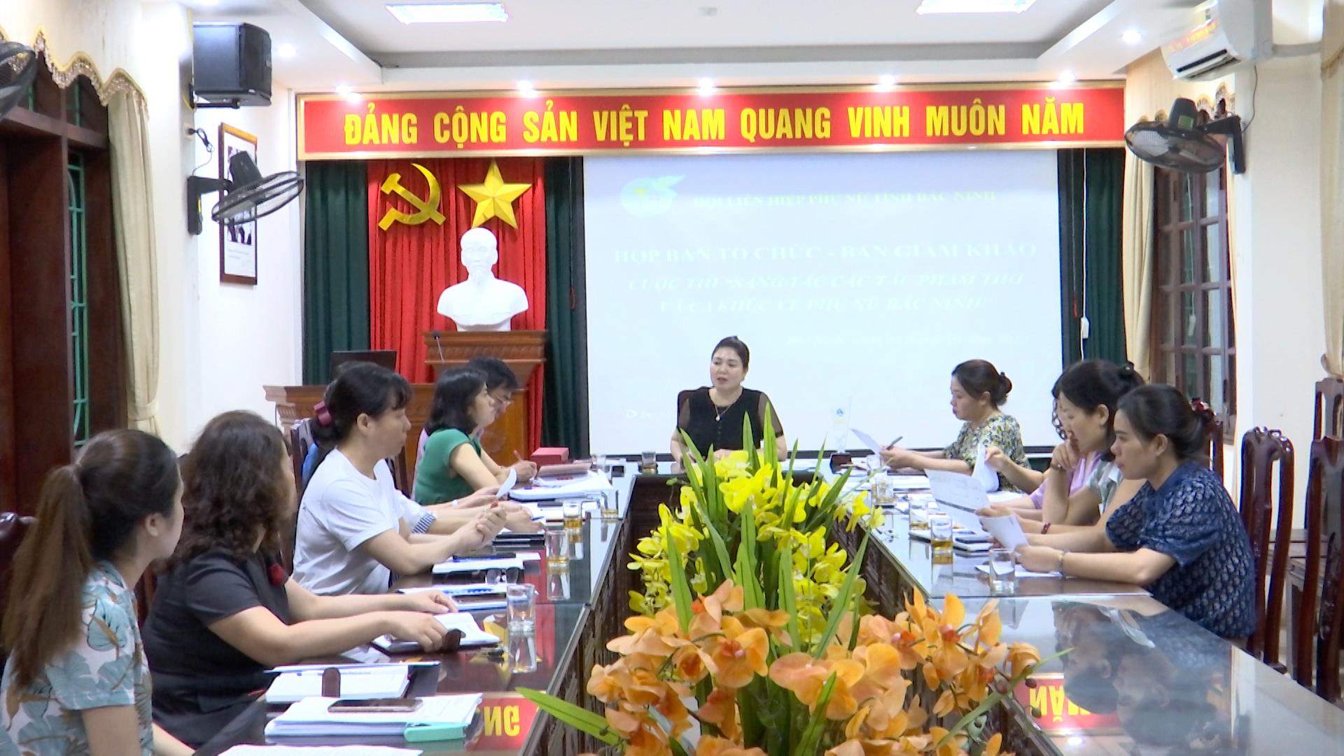 Hơn 3800 tác phẩm dự thi " Sáng tác các tác phẩm thơ và ca khúc về phụ nữ Bắc Ninh"