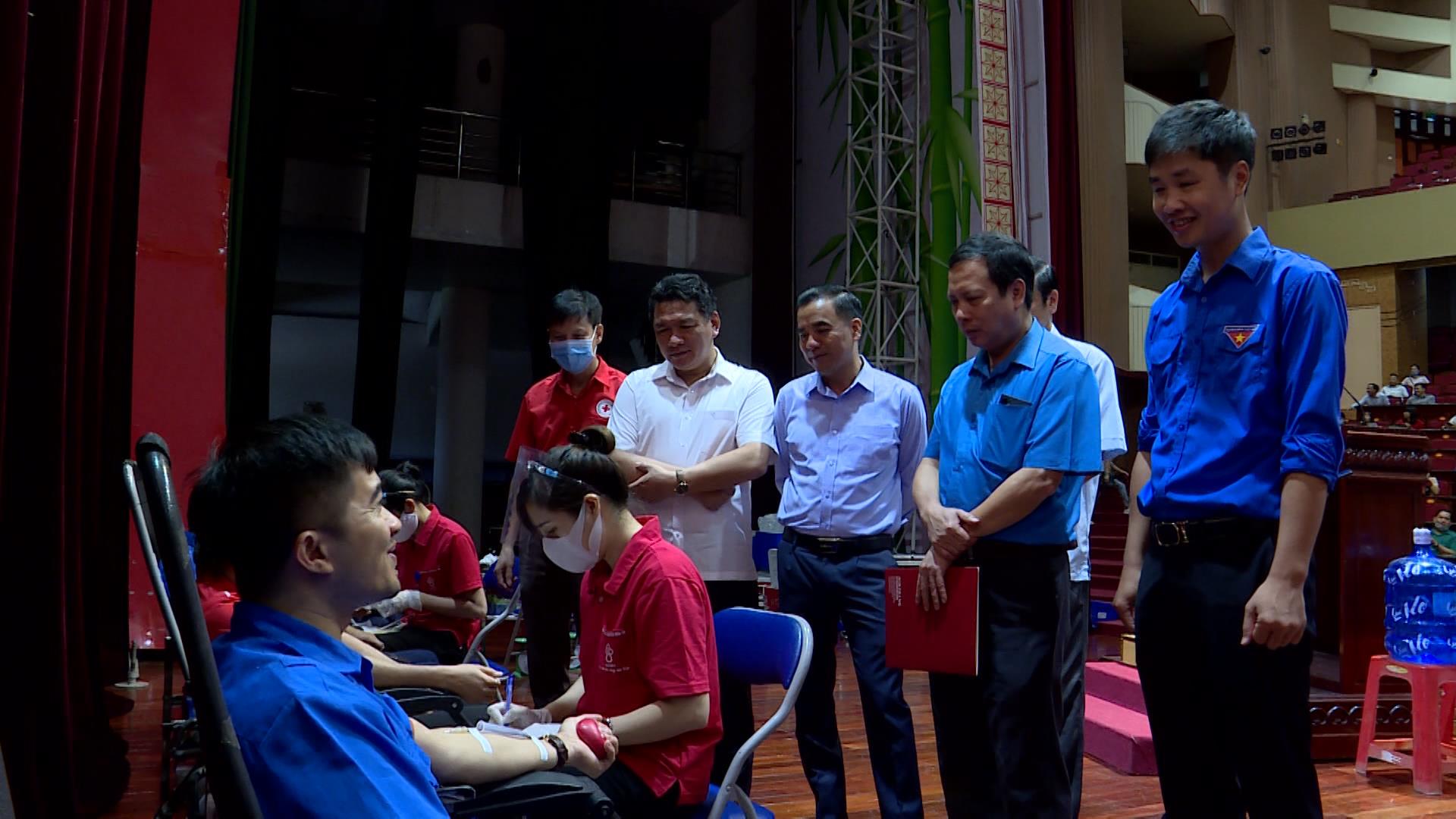 Ngày hội hiến máu tình nguyện 