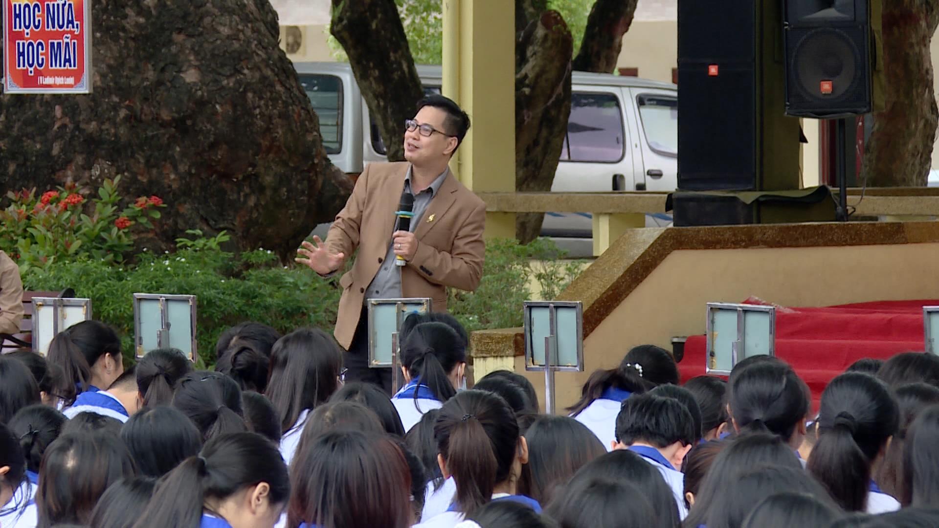 Văn hóa đọc với kỹ năng an toàn mạng xã hội và phòng chống bạo lực học đường