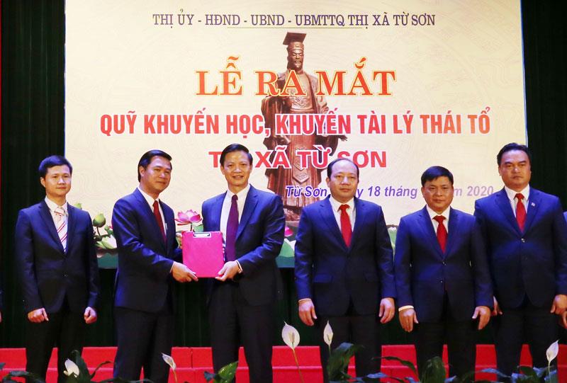 Thị xã Từ Sơn ra mắt Quỹ Khuyến học, khuyến tài Lý Thái Tổ