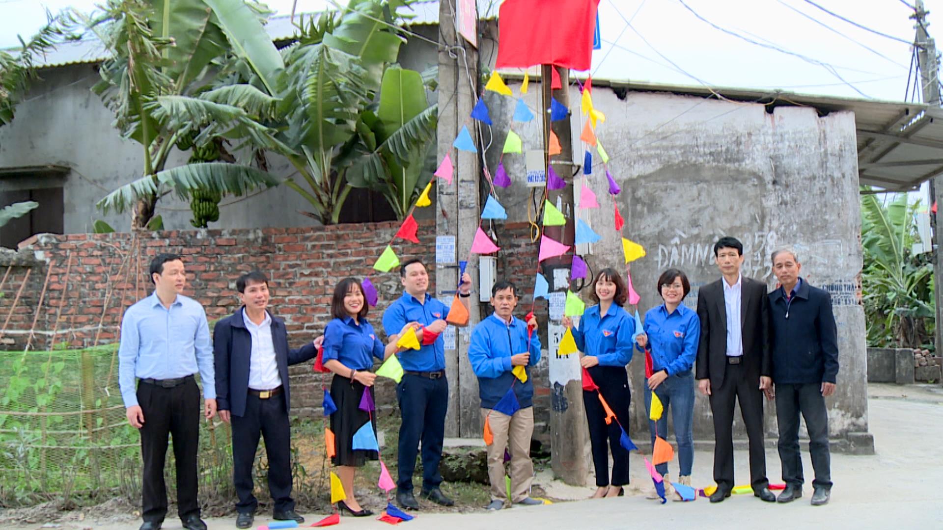 Khánh thành công trình “Thắp sáng đường quê”