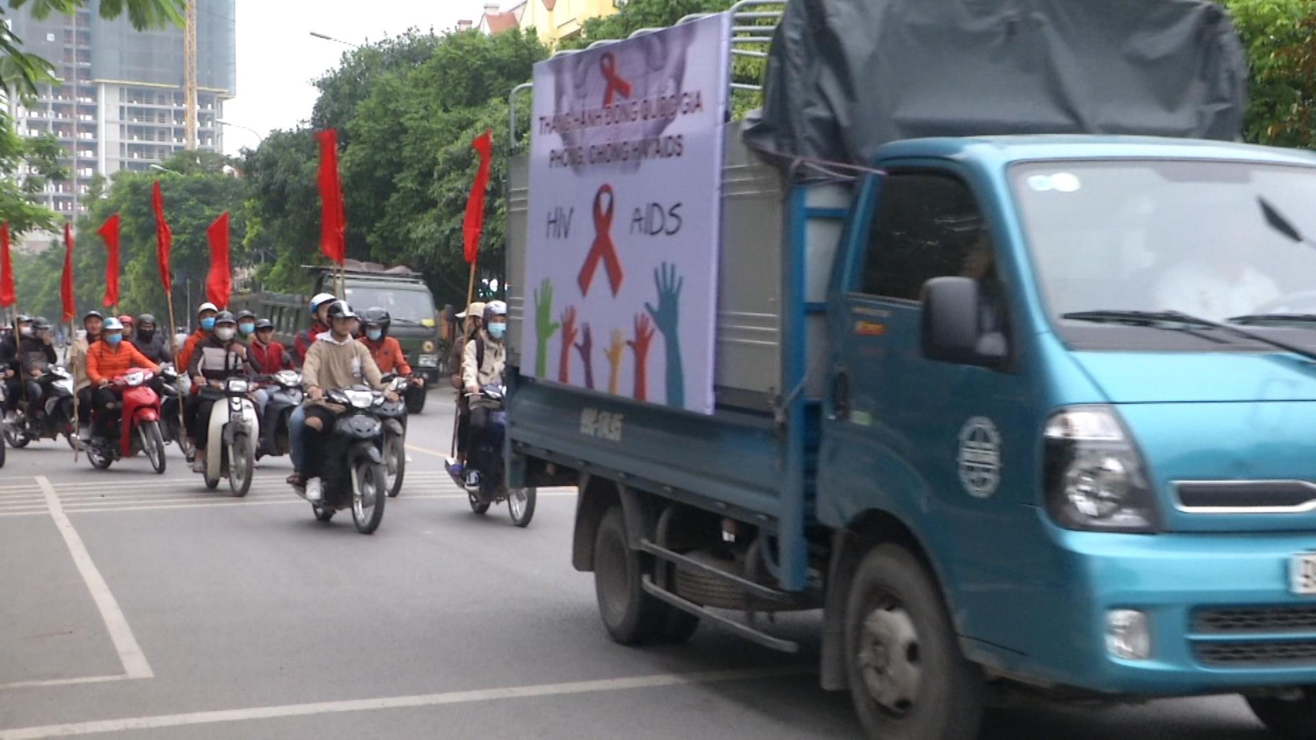 Mít tinh hưởng ứng Ngày thế giới phòng, chống HIV/AIDS