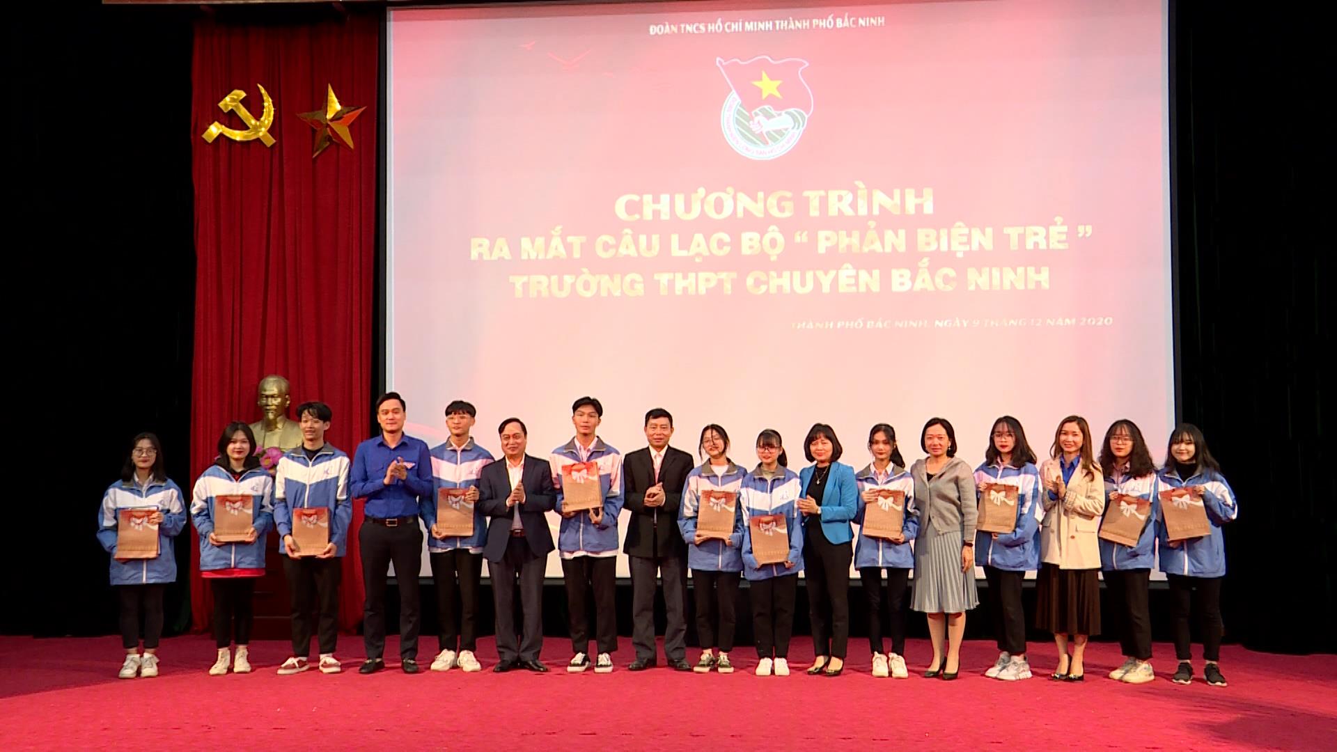 Ra mắt CLB “Phản biện trẻ” Trường THPT Chuyên Bắc Ninh