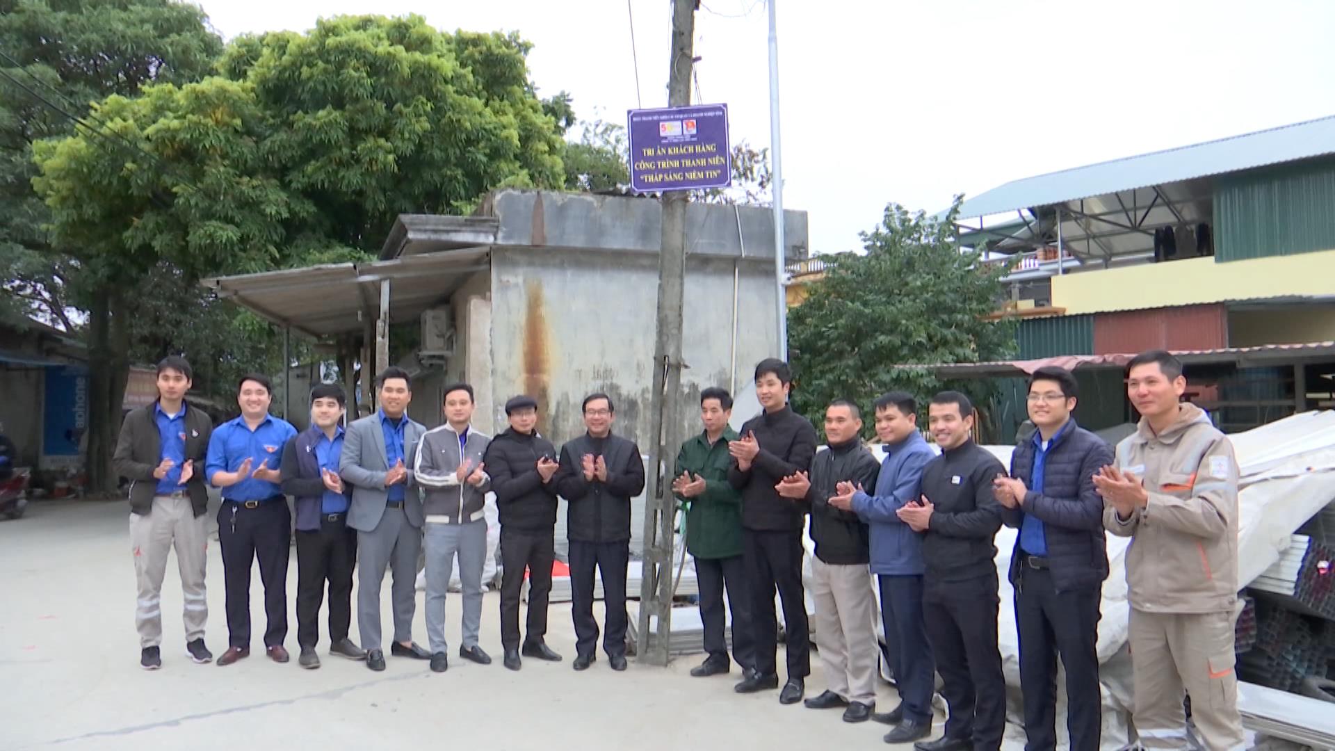 PC Bắc Ninh thực hiện “Thắp sáng đường quê” tại Thuận Thành