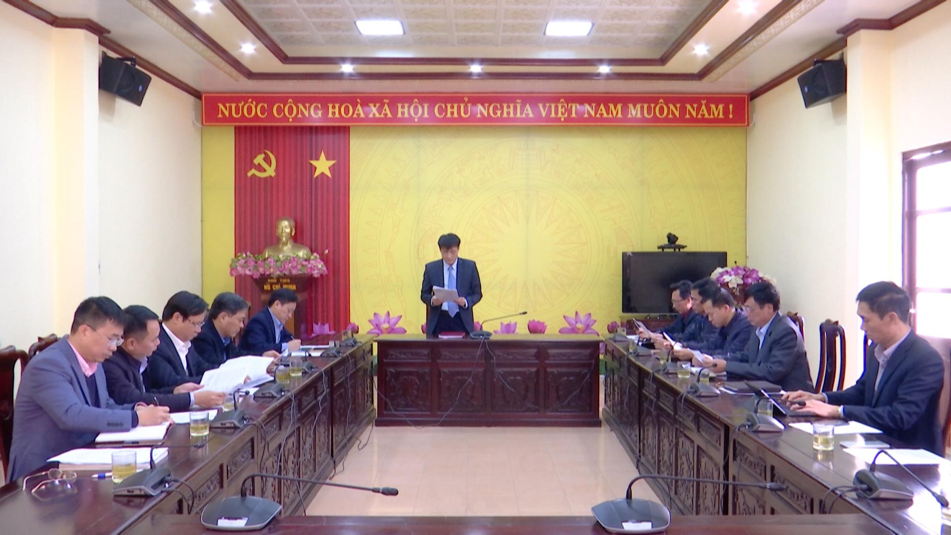 Họp bàn chuẩn bị chương trình hát Dân ca Quan họ trên thuyền