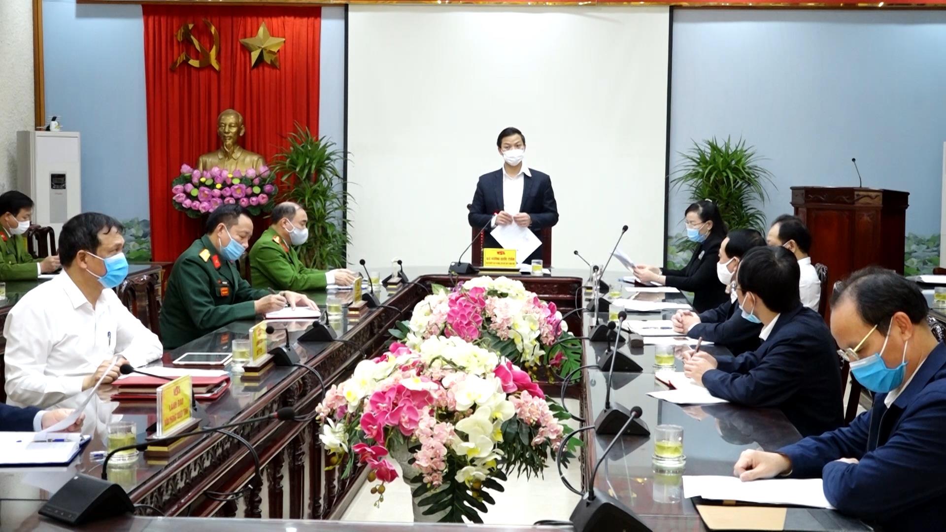 Phó Chủ tịch Thường trực UBND tỉnh Vương Quốc Tuấn kiểm tra công tác phòng, chống dịch tại Gia Bình