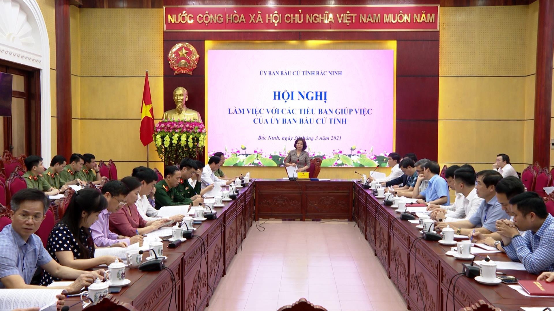 Uỷ ban Bầu cử tỉnh làm việc với các tiểu ban giúp việc