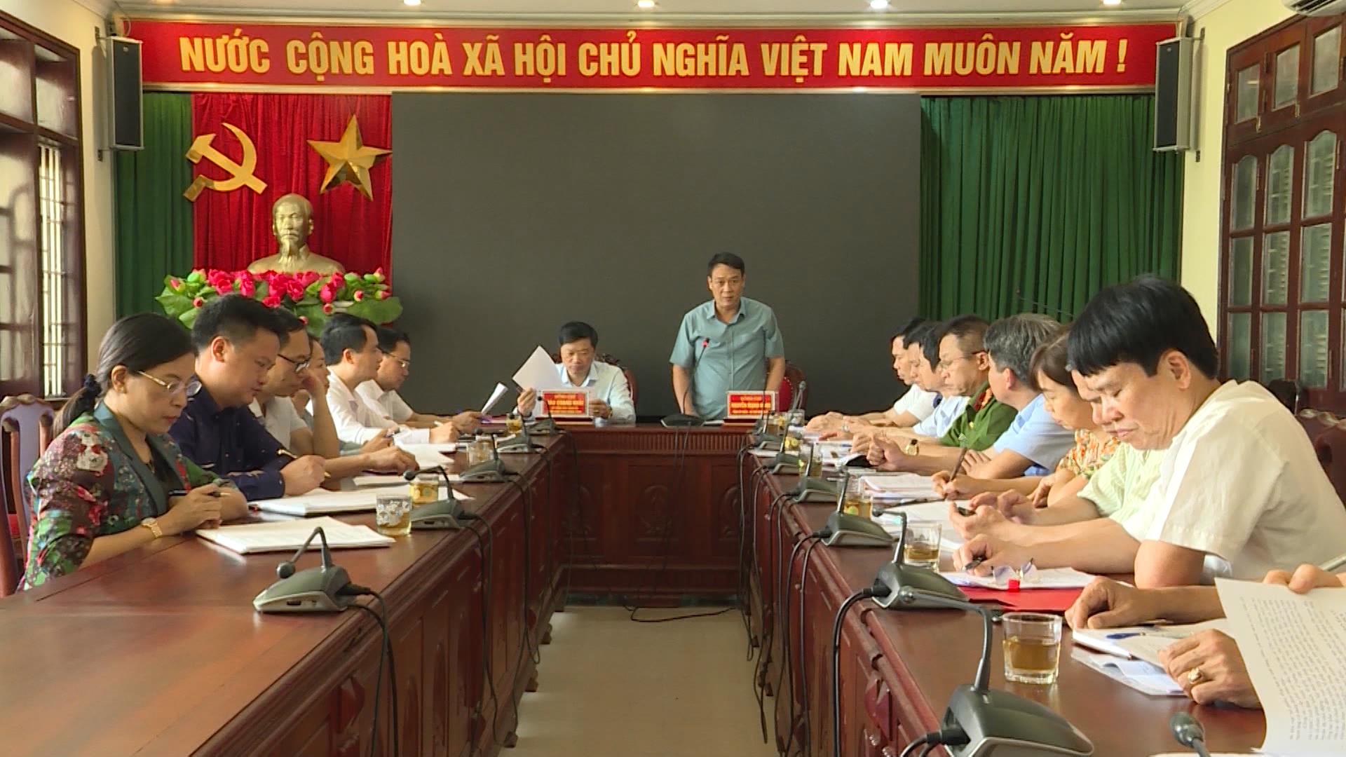 Phó Chủ tịch UBND tỉnh Đào Quang Khải kiểm tra công tác  chuẩn bị bầu cử tại Thuận Thành