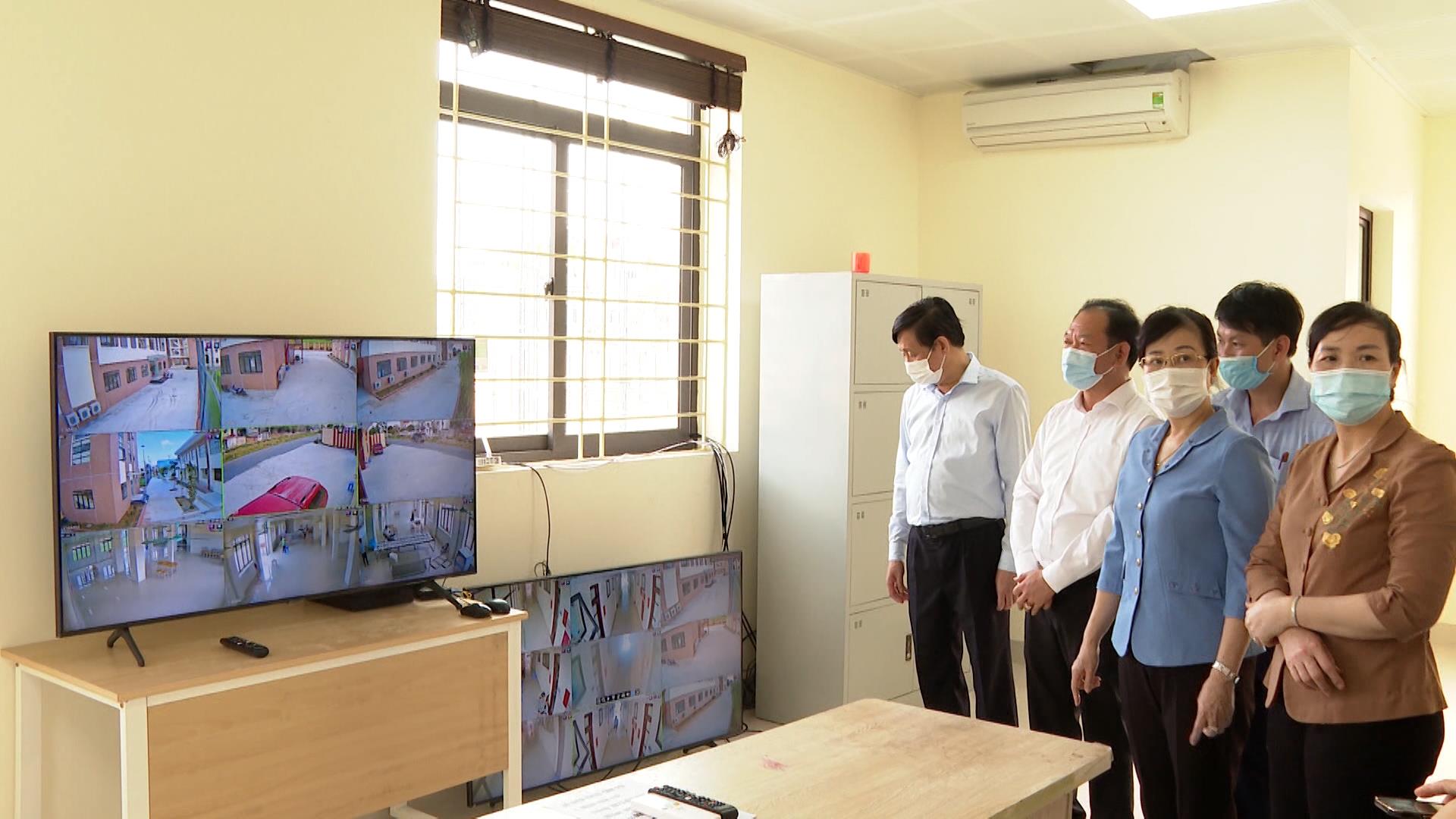 Bí thư Tỉnh ủy kiểm tra công tác phòng chống dịch tại Gia Bình