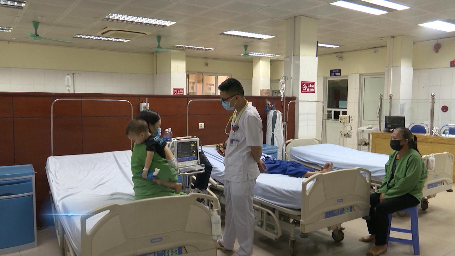 Trung tâm Y tế Yên Phong cấp cứu thành công trẻ 2 tuổi bị nhịp tim nhanh kịch phát bằng sốc điện
