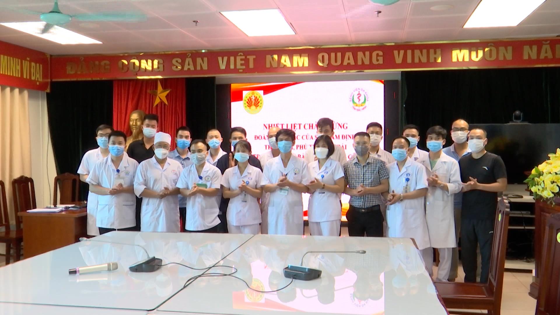 Y, bác sỹ 4 tỉnh về hỗ trợ Bắc Ninh chống dịch