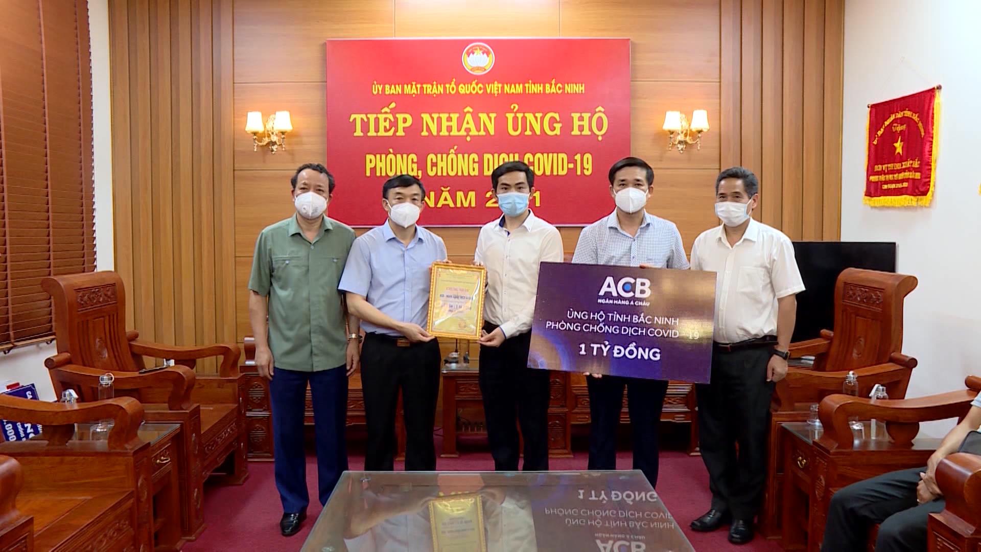 Phó Bí thư Thường trực Tỉnh ủy dự tiếp nhận ủng hộ phòng, chống dịch 