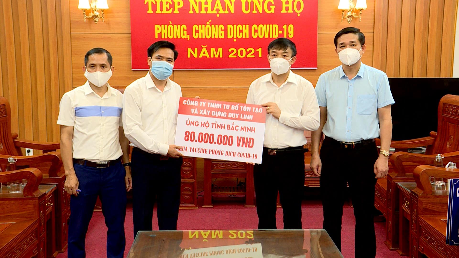 Ủy ban MTTQ tỉnh tiếp nhận ủng hộ phòng, chống dịch COVID-19