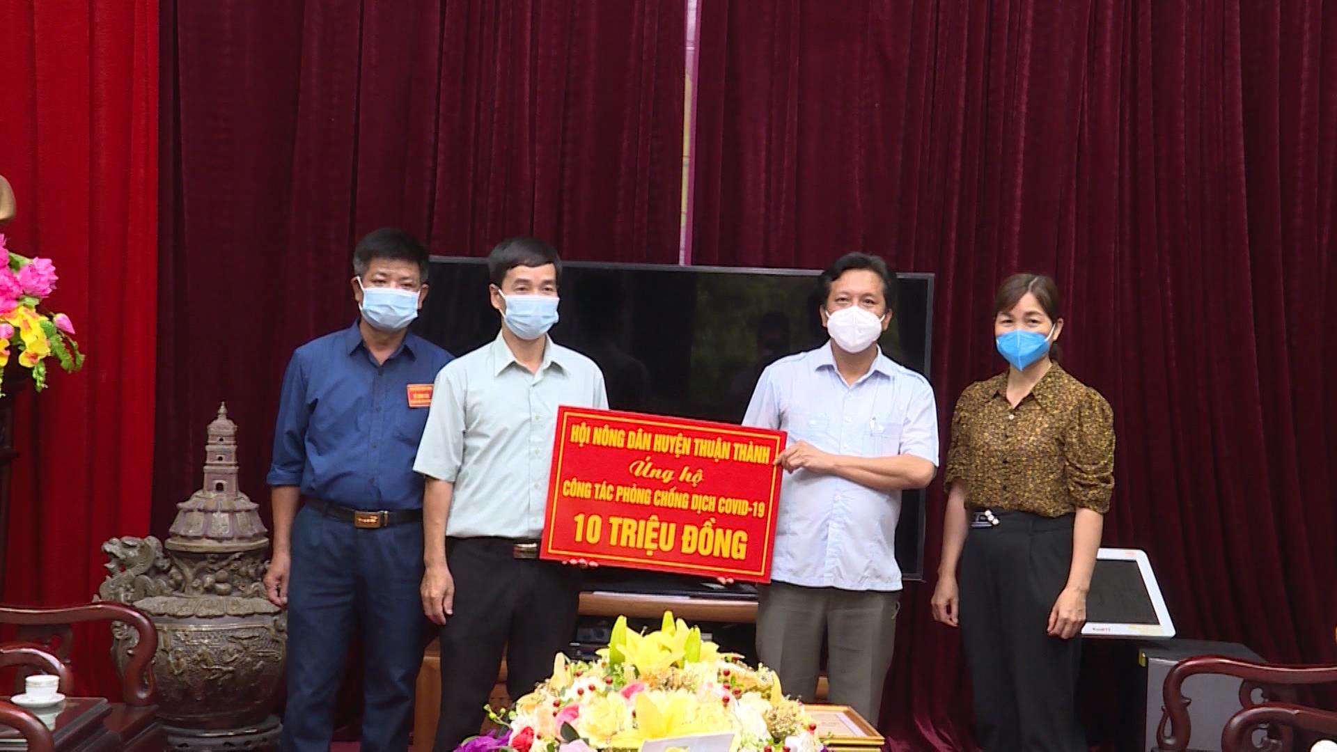 Thuận Thành tiếp nhận ủng hộ phòng, chống Covid-19