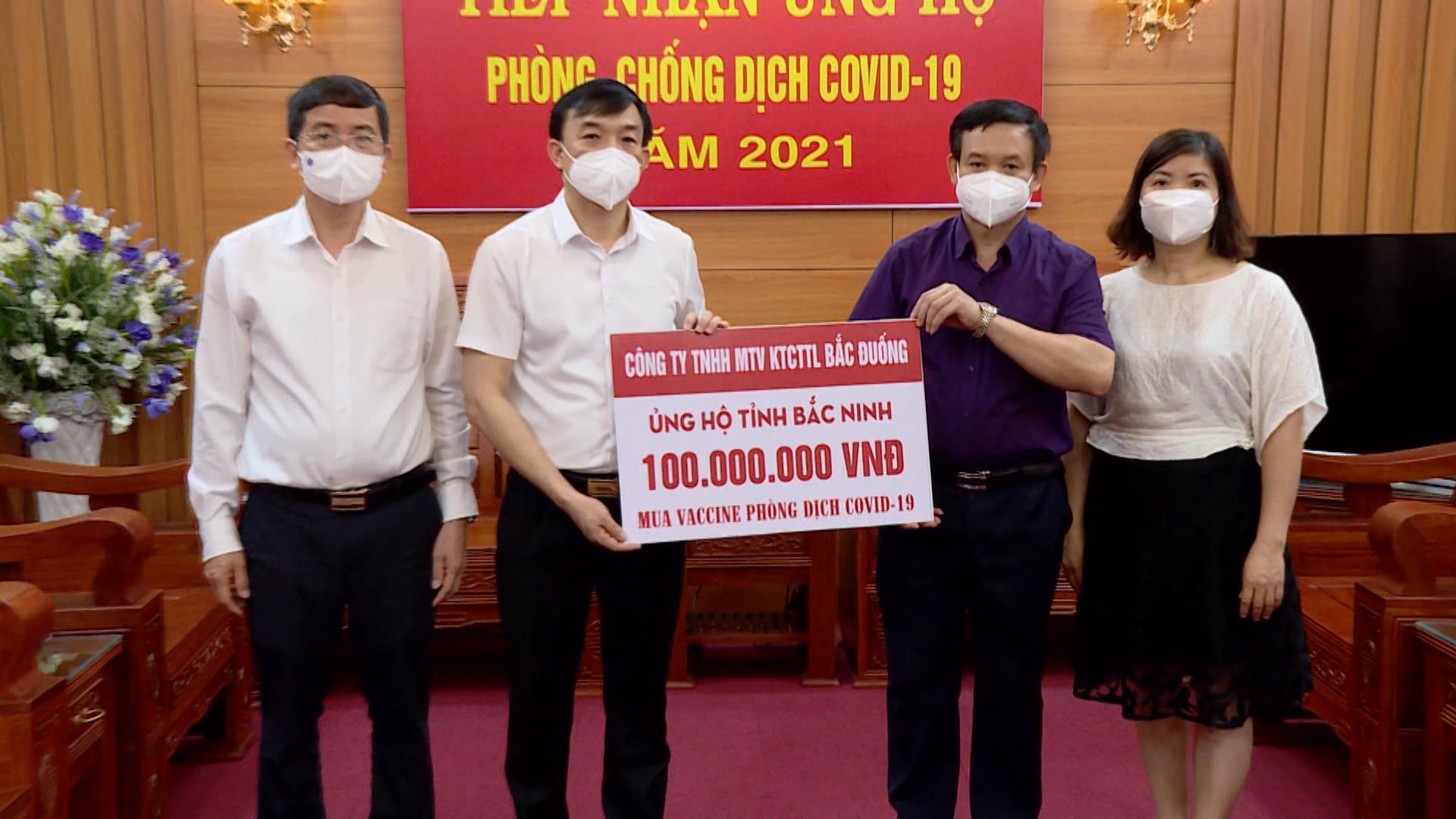 Uỷ ban MTTQ tỉnh tiếp nhận ủng hộ phòng, chống dịch Covid-19