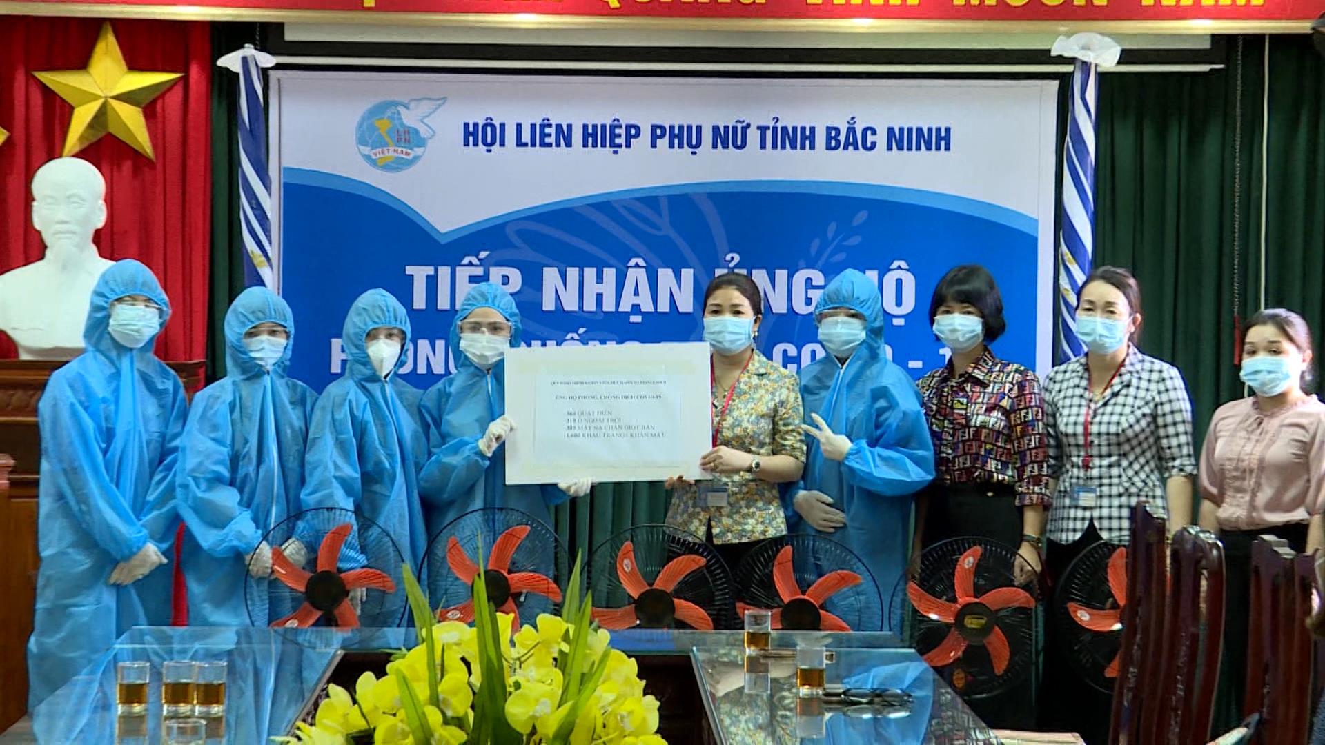 Hội Liên hiệp Phụ nữ tỉnh tiếp nhận ủng hộ cho công tác phòng chống dịch