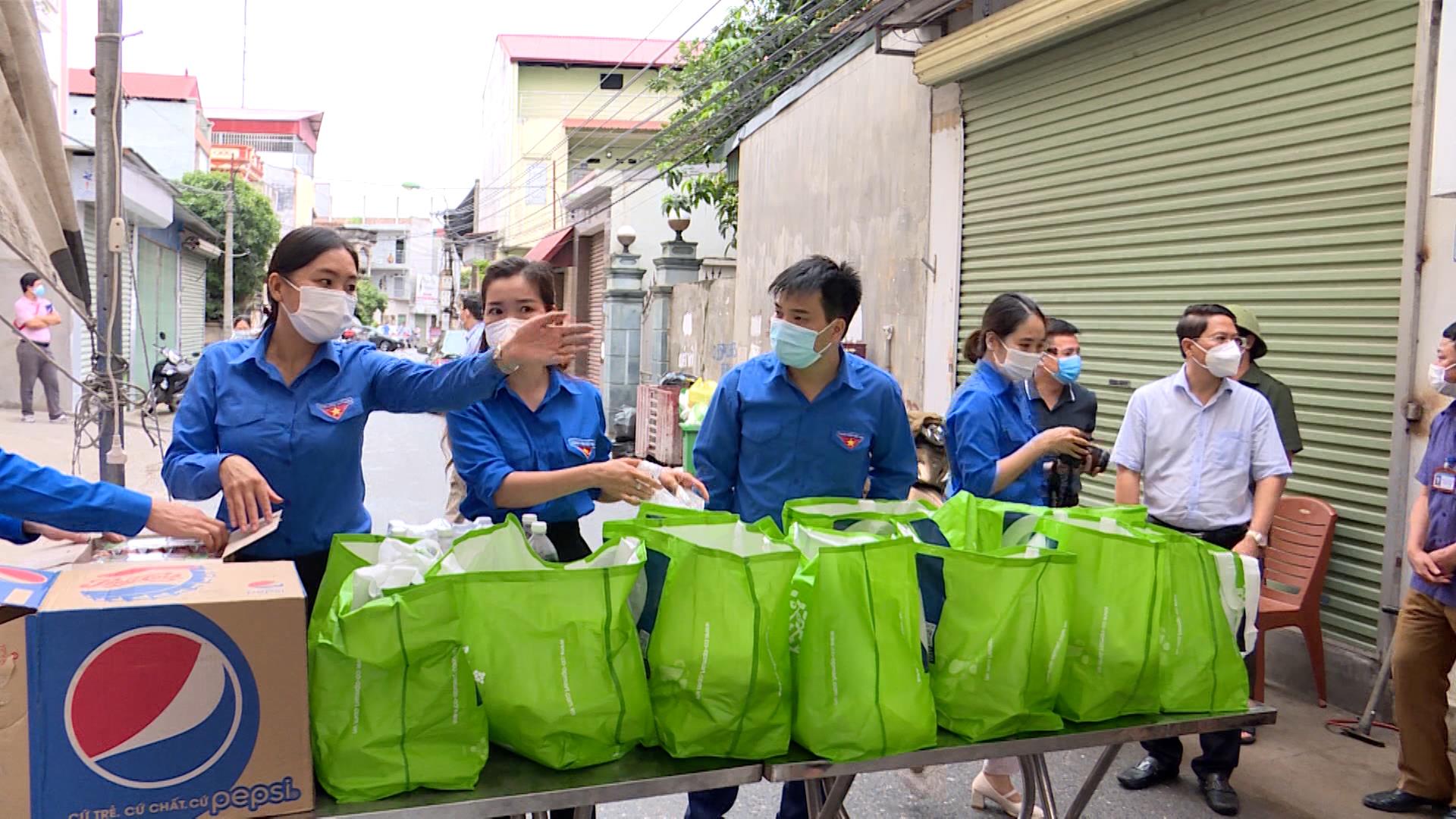 7.500 bữa cơm trao tặng cho người dân phường Nam Sơn, TP Bắc Ninh